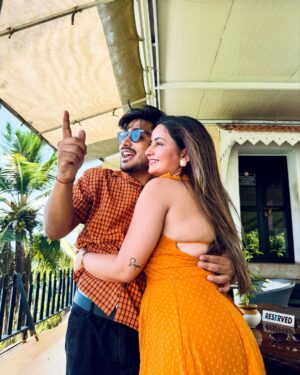 Poonam Raheja Instagram - 🌻 Me???? 
🌻 obsessed??????
🌻 with My Man ???????
 
ABSOLUTELY 🥰

#supu #love #forever #madeforeachother❤️ #mylife #happyplace #goabeach #goa