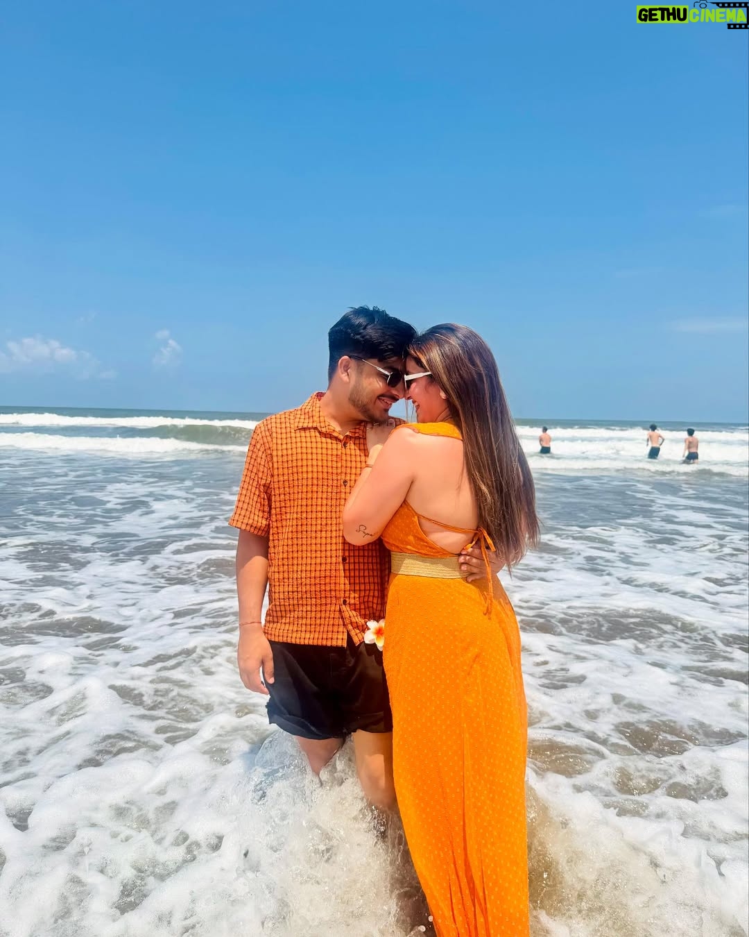 Poonam Raheja - 7.3K Likes - 🌻 Me???? 
🌻 obsessed??????
🌻 with My Man ???????
 
ABSOLUTELY 🥰

#supu #love #forever #madeforeachother❤️ #mylife #happyplace #goabeach #goa