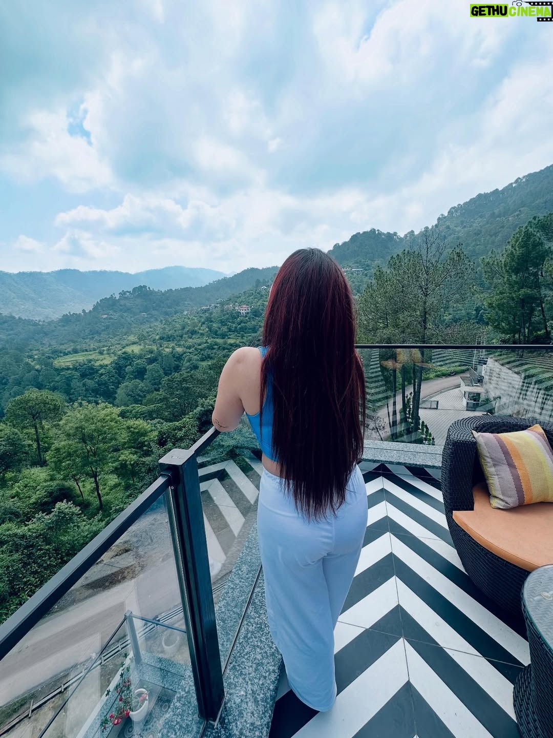 Poonam Raheja - 16.1K Likes - 🩵🤍Peaceful places, beautiful faces & a perfect day 🧸🌷

#perfect #bestlocation #birthdayapentwell #wetime #love #laughter #smile #couple #goals 🌸