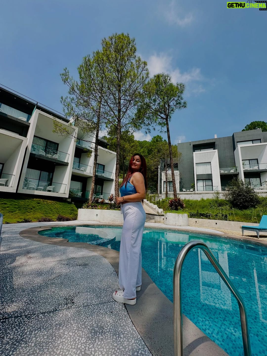 Poonam Raheja - 16.1K Likes - 🩵🤍Peaceful places, beautiful faces & a perfect day 🧸🌷

#perfect #bestlocation #birthdayapentwell #wetime #love #laughter #smile #couple #goals 🌸
