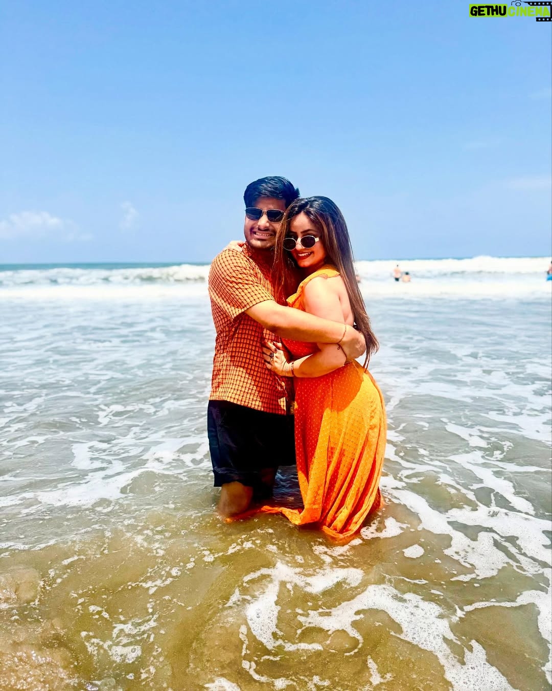 Poonam Raheja - 7.3K Likes - 🌻 Me???? 
🌻 obsessed??????
🌻 with My Man ???????
 
ABSOLUTELY 🥰

#supu #love #forever #madeforeachother❤️ #mylife #happyplace #goabeach #goa