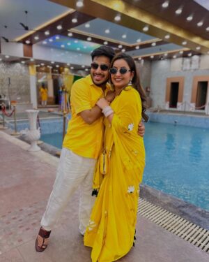 Poonam Raheja Instagram - 🔆🏵️🌻🌼🍂💛🔅 

@this_is_sumesh 

#supu #thisissumesh #punurahejaofficial #love #foruyou #couple