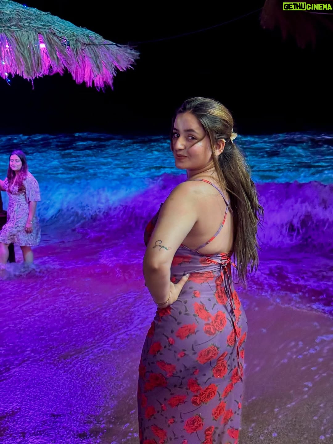 Poonam Raheja - 40K Likes - 🏝️ Mermaid 🧜‍♀️ Vibes 😘 

#punurahejaofficial #newpost #mermaid #trendingréels #viral #creators #beachbody #beachlifestyle #beachlovers #beachlovers #beachwaves #beachlover #beachdays