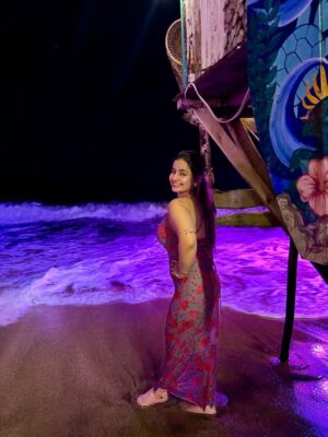 Poonam Raheja Instagram - 🏝️ Mermaid 🧜‍♀️ Vibes 😘 

#punurahejaofficial #newpost #mermaid #trendingréels #viral #creators #beachbody #beachlifestyle #beachlovers #beachlovers #beachwaves #beachlover #beachdays