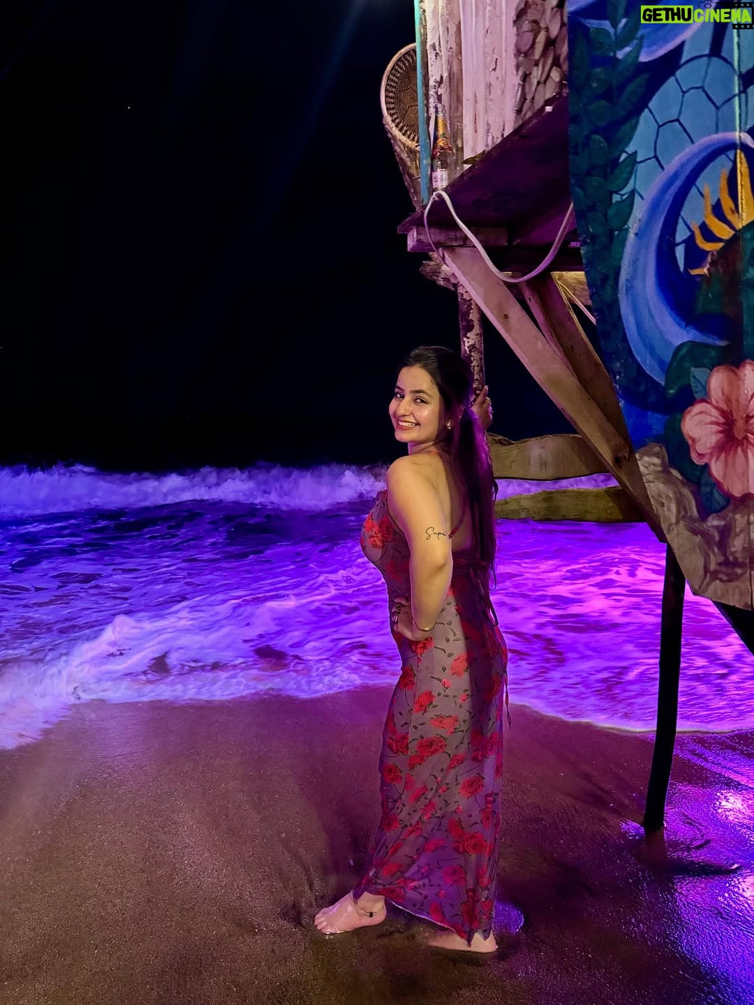Poonam Raheja - 40K Likes - 🏝️ Mermaid 🧜‍♀️ Vibes 😘 

#punurahejaofficial #newpost #mermaid #trendingréels #viral #creators #beachbody #beachlifestyle #beachlovers #beachlovers #beachwaves #beachlover #beachdays