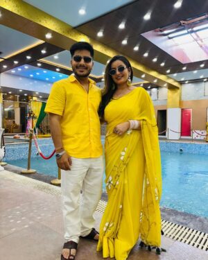 Poonam Raheja Instagram - 🔆🏵️🌻🌼🍂💛🔅 

@this_is_sumesh 

#supu #thisissumesh #punurahejaofficial #love #foruyou #couple