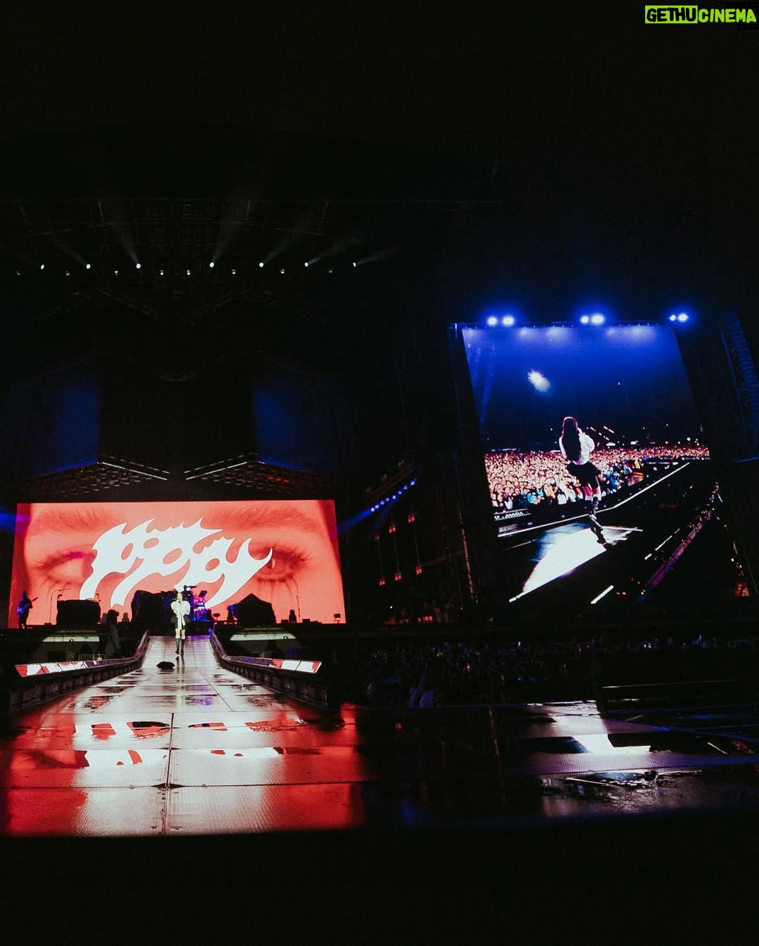 Poppy - 69.4K Likes - Bogota with @linkinpark