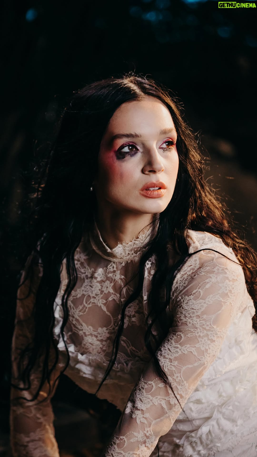 Poppy - 68.6K Likes - closing my eyes
i fell through the sky
our madness is what keeps
us tied together

impoppy.com
