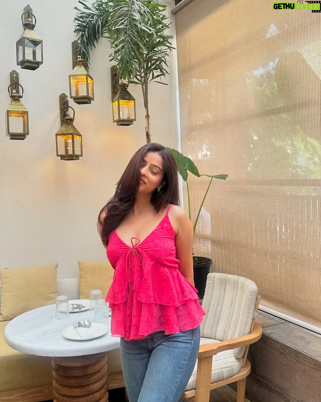 Pranjali Sing - 18.9K Likes - sometimes all you need is a cute outfit and a lunch date with your girl 🍽️💕

@evebombay 
.
.
.
.
.
#singhpranjali #pinterest #pinterestaesthetic #pinterestinspired #whatiwore #foryou #fyp #explorepage