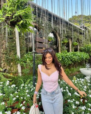 Pranjali Sing Instagram - always team messy hair

Top @nefsfinds 
.
.
.
.
.
.
.
#singhpranjali #fyp #pinterest #foryou #pinterestaesthetic #pinterestinspired #explorepage