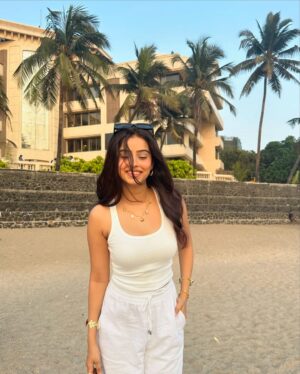 Pranjali Sing Instagram - suns out and so am I 
.
.
.
.
.
.
.
#singhpranjali #fyp #foryou #pinterest #pinterestaesthetic #pinterestinspired #explorepage