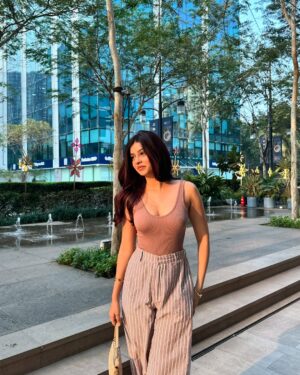 Pranjali Sing Instagram - literally on the glow
Top @zara
Pants @nefsfinds
.
.
.
.
.
.
#singhpranjali #pinterest #pinterestinspired #pinterestaesthetic #foryou #fyp #fitcheck