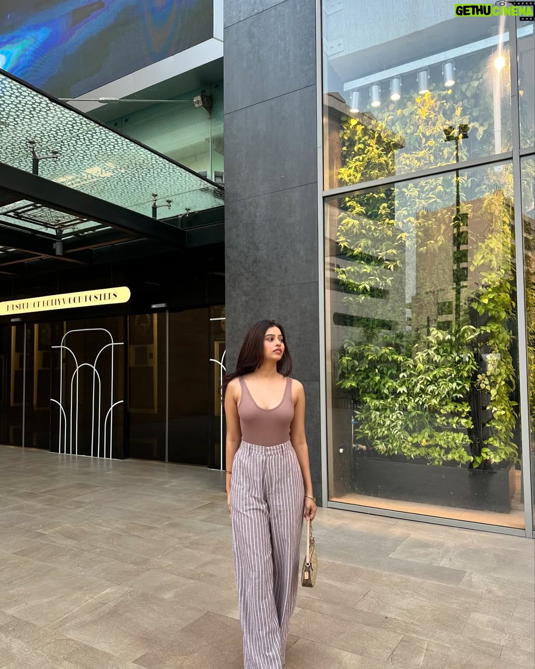 Pranjali Sing - 38.8K Likes - literally on the glow

Top @zara 
Pants @nefsfinds 
.
.
.
.
.
.
#singhpranjali #pinterest #pinterestinspired #pinterestaesthetic #foryou #fyp #fitcheck