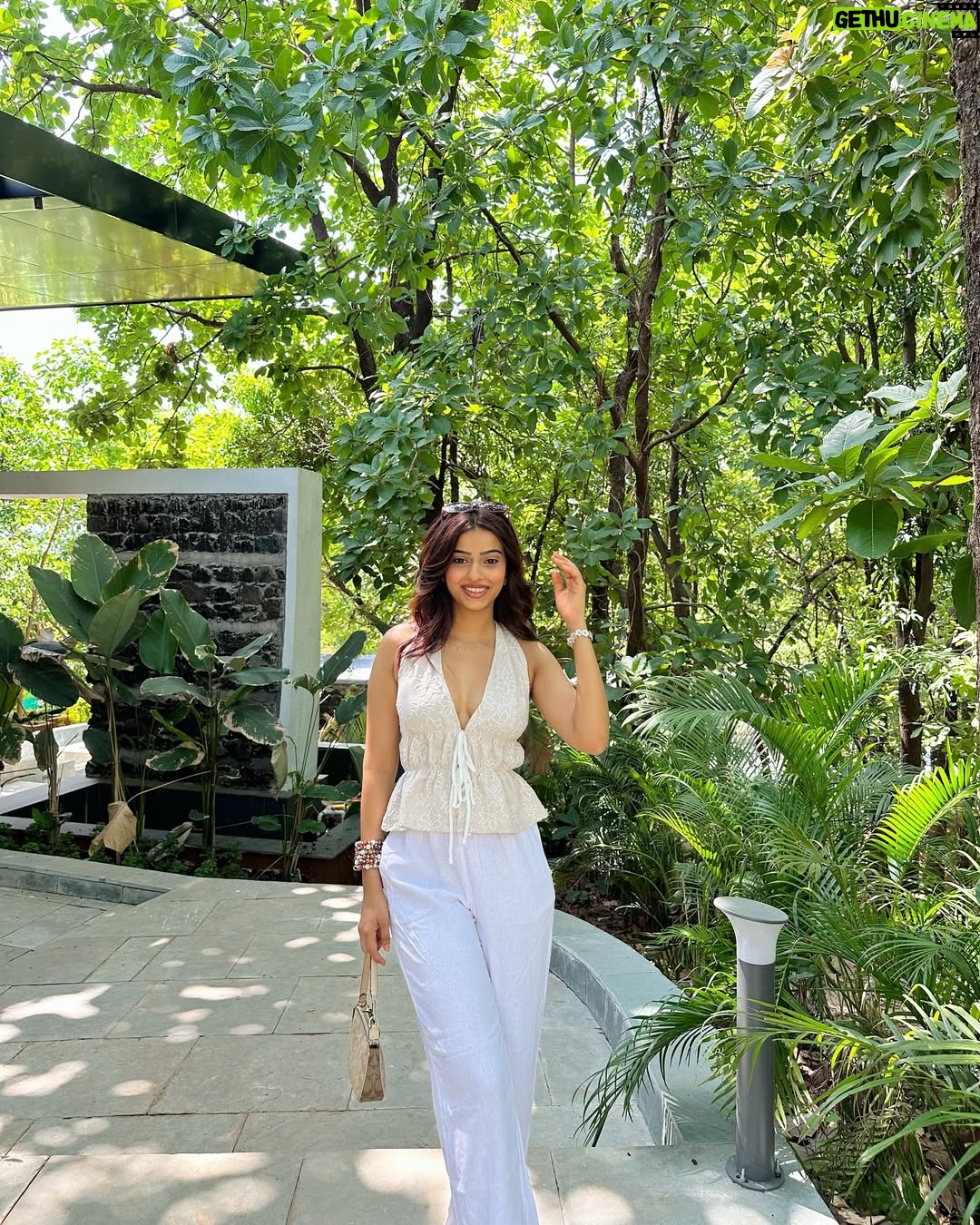 Pranjali Sing - 7.6K Likes - when life starts to feel like a song🎵🧚‍♀️

Too and pants @zara 
Bag @coach 
.
.
.
.
.
.
.
.
.
#singhpranjali #foryou #pinterest #pinterestaesthetic #pinterestinspired #fyp #explorepage