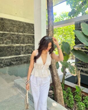Pranjali Sing Instagram - when life starts to feel like a songšµš§āāļø
Too and pants @zara
Bag @coach
.
.
.
.
.
.
.
.
.
#singhpranjali #foryou #pinterest #pinterestaesthetic #pinterestinspired #fyp #explorepage