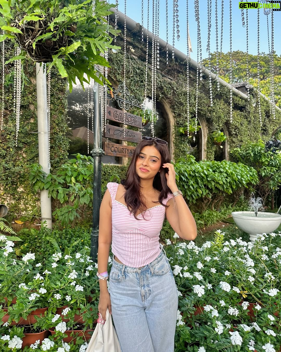 Pranjali Sing - 20.8K Likes - always team messy hair

Top @nefsfinds 
.
.
.
.
.
.
.
#singhpranjali #fyp #pinterest #foryou #pinterestaesthetic #pinterestinspired #explorepage