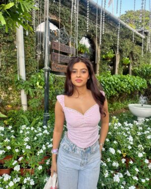 Pranjali Sing Instagram - always team messy hair

Top @nefsfinds 
.
.
.
.
.
.
.
#singhpranjali #fyp #pinterest #foryou #pinterestaesthetic #pinterestinspired #explorepage