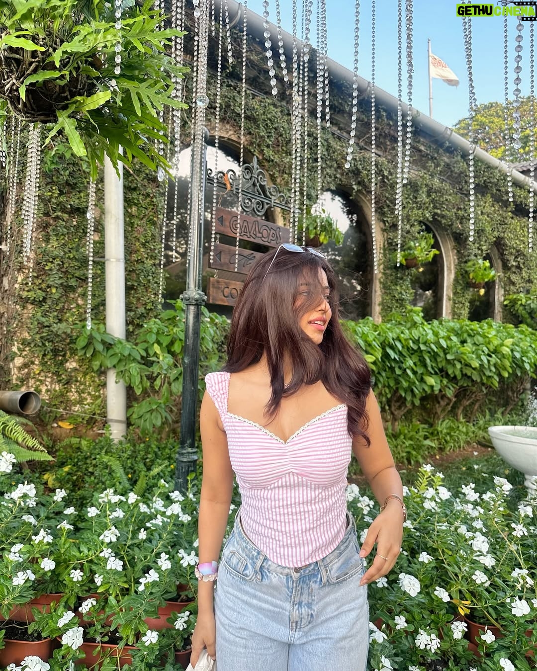 Pranjali Sing - 20.8K Likes - always team messy hair

Top @nefsfinds 
.
.
.
.
.
.
.
#singhpranjali #fyp #pinterest #foryou #pinterestaesthetic #pinterestinspired #explorepage