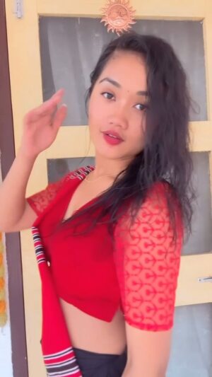 Prarthana Sonowal Instagram - Go with trend😎