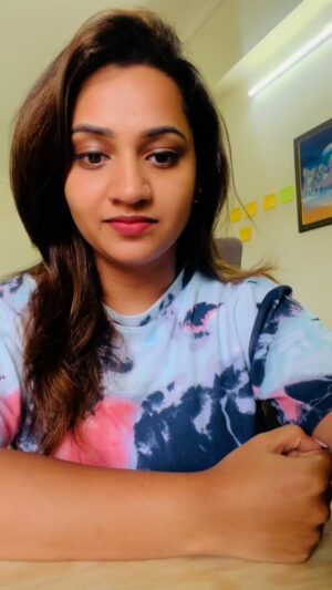 Pratheeksha G Pradeep Instagram - Not just one flavor… but many little surprises in every bite! 🎁🍫

Thanks a lot..!! @mishus_sweets_ 

#happy #insta #reels #video #audio #life #location #chocolates #kunafa