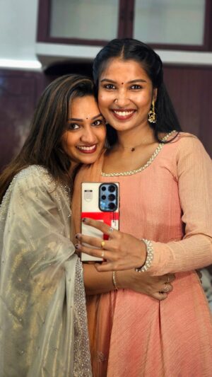 Pratheeksha G Pradeep Instagram - SpotChoreo with @pratheekshapgp ❤️🧿
📍 @vanvis_makeup_by_silpavivek 

#dancereels #choreography #trisha #vijay #superhit #explore #blessings #reelsinsta #trending #fashion #viral #goodvibes