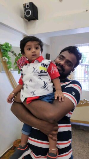 Praveen Devasagayam Instagram - Family time with @praveendevasagayam and @aishwaryaappaya 😍