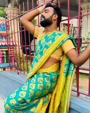 Praveen Devasagayam Instagram - Name this cutie in comments! 

NO DRAMA! I choose Happiness 
#happiness #Women #Mother #amma #Pen #Saree #power #Bold #Pattupudavai #Attempt #Love #Learning #Curves ❤️😂😂 #prd 

Now give me a name Makkaley !!