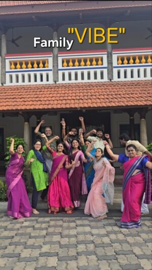 Praveen Devasagayam Instagram - SINDHUBAIRAVI ATROCITIES 😅
Family mode on🧿🐒
.
.
@pavithrabnaik
@aarthisubash_official
@the90skrishna
@sumalatha.madhan 
@im_lailaaofficial
@actresssahanaa
@dr.s.k.gaayathri
@suganyavish
@praveendevasagayam
@venkatanita
. 
#instagram #instagood #serial #friends #memories #vijaytvserial #favorite #SindhuBairavi