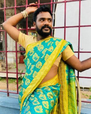 Praveen Devasagayam Instagram - Name this cutie in comments! 

NO DRAMA! I choose Happiness 
#happiness #Women #Mother #amma #Pen #Saree #power #Bold #Pattupudavai #Attempt #Love #Learning #Curves ❤️😂😂 #prd 

Now give me a name Makkaley !!
