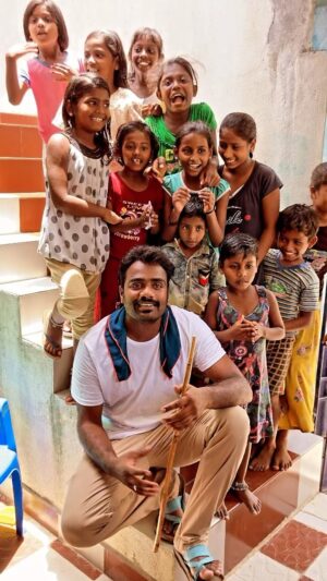 Praveen Devasagayam Instagram - Nangella PRd fans !! Neenga? 
#Workplace #Kids #Love #Prd