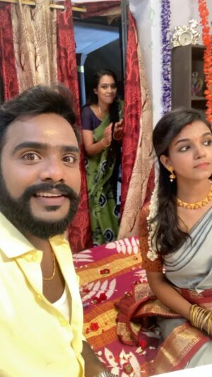 Praveen Devasagayam Instagram - Caption This! 😅🤣❤️#eeramanarojave #eeramaanarojaave @pavithra.janani @archana_kumaar