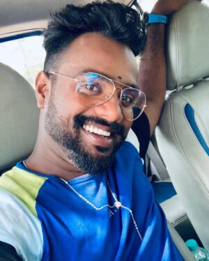 Praveen Devasagayam Instagram - Good Day lovelies!! 
#April #Work #Stairs