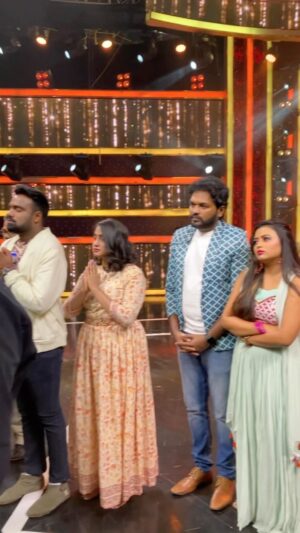 Praveen Devasagayam Instagram - 🙏🏽🙏🏽🙏🏽🙏🏽 ❤️❤️👍 @vijaytelevision #mrandmrschinnathirai #mmc4