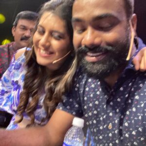 Praveen Devasagayam Instagram - All About @start.music.season_2  one of the finest sets @vijaytelevision Great Energy and Presented by powerhouse @priyankapdeshpande and #special thanks to @orangeheadsproduction and Team @dstudioproductions and of course the participants you crazy people @farina_azad_official @srisha04 @tamil_rithika @kanmani_manoharan @yogisekar @vj_andrewsmaappu @me_jackline @erode_mahesh @janani_ashokkumar @priyankapdeshpande @davidsraja @djgowthamofficial @orangeheadsproduction  @dstudioproductions  @djblackchennai and #Myself 

#Startmusic #League #Kaalakeyakootam #Villains #Gameshow #Vijaytv #Disney