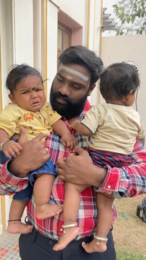 Praveen Devasagayam Instagram - Pandi learning to Be pandi. love for Kids ❤️ Forever .. #Shootspot #Nini2 #pandi @vijaytelevision #prd #❤️ #babies