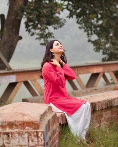 Actress Preet Aujla HD Photos and Wallpapers May 2025