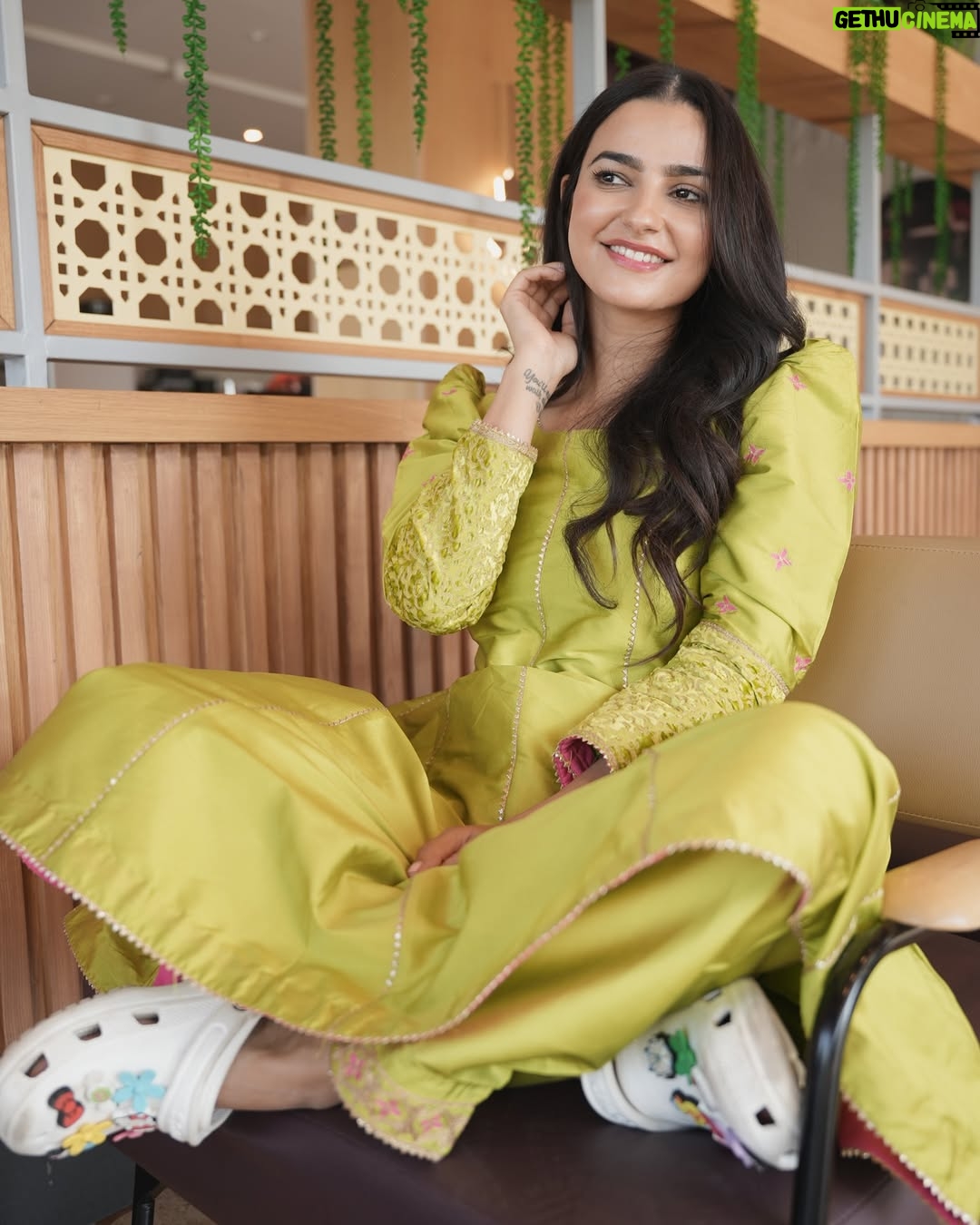 Preet Aujla - 16.8K Likes - 🤍✨

@goreyannaallagdizameenjattdi in theatres October 18