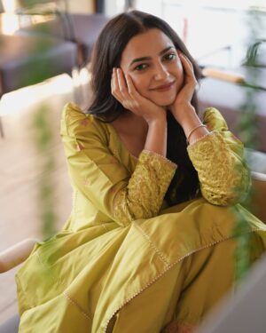 Preet Aujla Instagram - 🤍✨
@goreyannaallagdizameenjattdi in theatres October 18