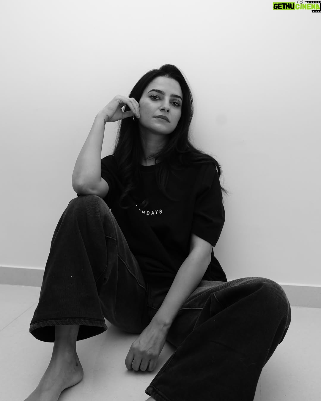 Preet Aujla - 12.7K Likes - 🖤🤍

📸 @kartik.arora720