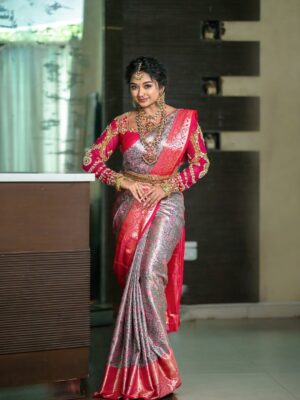 Preethi Sharma Instagram - 🌸🪞🦚

Makeup @kalaiartistry 😍
Hair @jenifer_hair_stylist ❤️
Costume @zarigaibygitanjaliofficial 😍
Lens @jaihindh_photography 😇
Drapist @sneha_drapist_makeover 😍 
Jewels @aishwaryam_bridaljewellery 💫

#traditional #saree #sareelove #shoot #photoshoot #ethnic #bestrong #bepositive #beyou #preefam☮️ #preevibes☮️ #preelovesyou☮️
