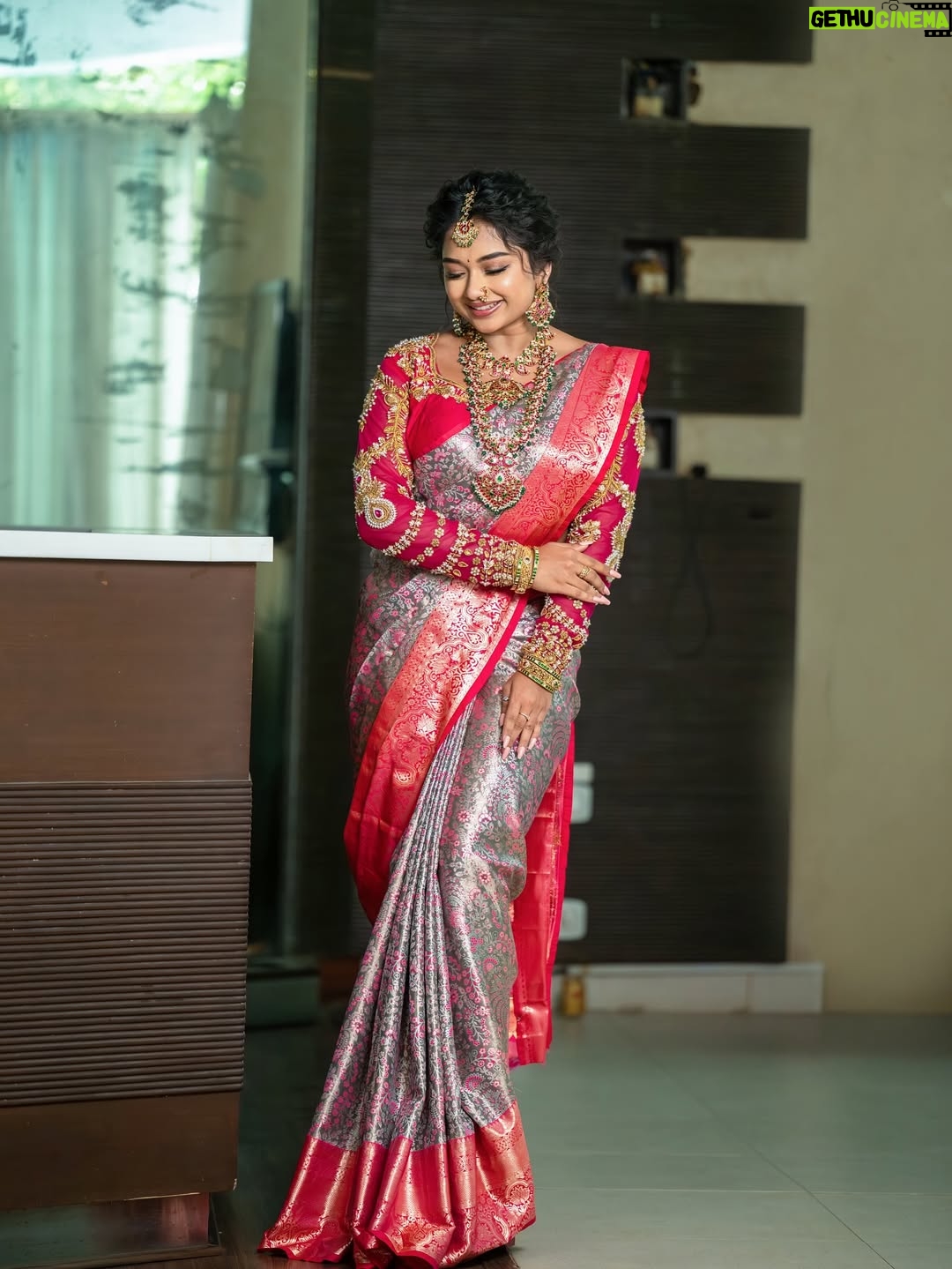 Preethi Sharma - 106.8K Likes - 🌸🪞🦚

Makeup @kalaiartistry 😍
Hair @jenifer_hair_stylist ❤️
Costume @zarigaibygitanjaliofficial 😍
Lens @jaihindh_photography 😇
Drapist @sneha_drapist_makeover 😍 
Jewels @aishwaryam_bridaljewellery 💫

#traditional #saree #sareelove #shoot #photoshoot #ethnic #bestrong #bepositive #beyou #preefam☮️ #preevibes☮️ #preelovesyou☮️