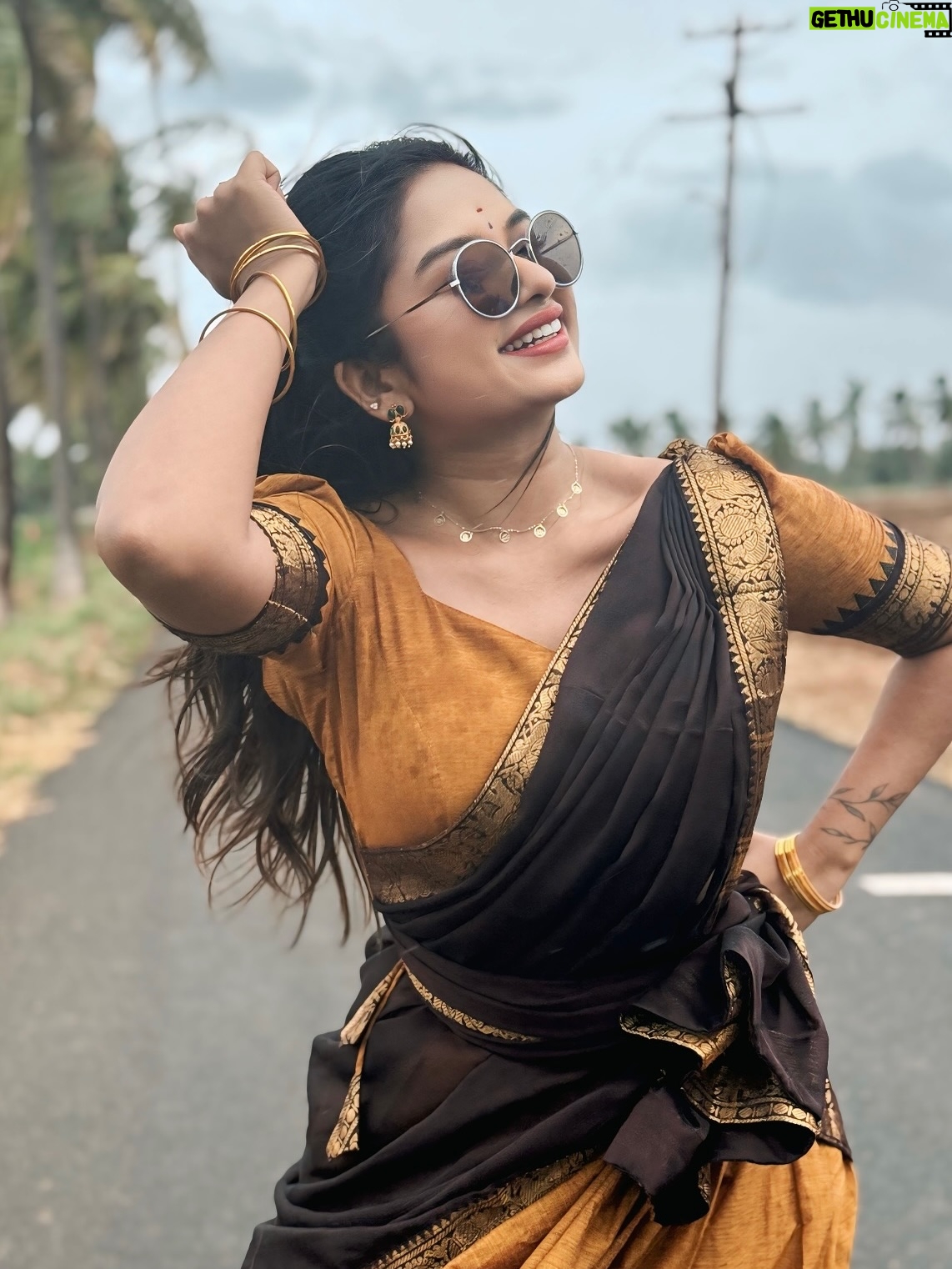 Preethi Sharma - 276.6K Likes - 🌼🪞🦢

 Wearing @onlinegits_ 🤎🧡

#halfsaree #ethnic #traditional #homesweethome #whiskey🐾 #lucky🐶 #mykids #bestrong #bepositive #beyou #preefam☮️ #preevibes☮️ #preelovesyou☮️