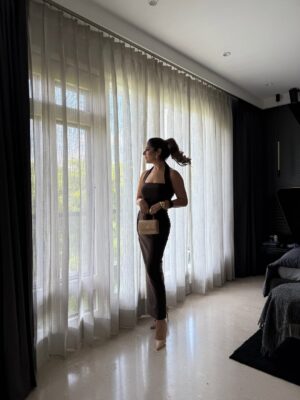 Preeti Chawla Instagram - A dress that fits like a mood🤎🤎
.
Comment for link 😘