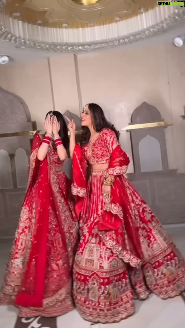 Preeti Chawla - 2.7K Likes - Two generations ❤️❤️
I adore you ❤️❤️❤️❤️❤️❤️
My lovely girl @aishshreyamua 🫶🫶🫶
Outfits @hmdesignerstudio