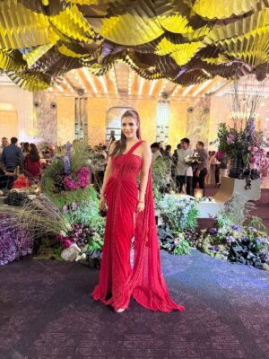 Preeti Chawla Instagram - Because every celebration deserves a red saree moment.
Saree @reynutaandon 
Jewelry @raabtabyrahul 
MUA @monika_arora_mua @crunchynailbar