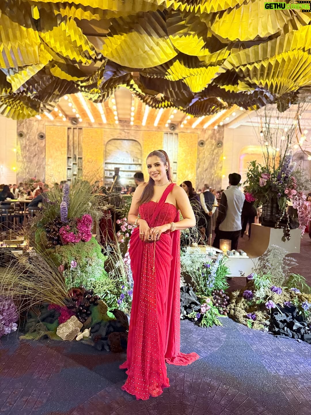 Preeti Chawla - 5.4K Likes - Because every celebration deserves a red saree moment.
Saree @reynutaandon 
Jewelry @raabtabyrahul 
MUA @monika_arora_mua @crunchynailbar