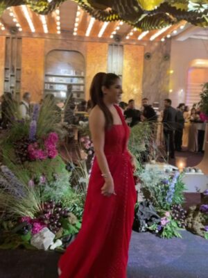 Preeti Chawla Instagram - Because every celebration deserves a red saree moment.
Saree @reynutaandon 
Jewelry @raabtabyrahul 
MUA @monika_arora_mua @crunchynailbar