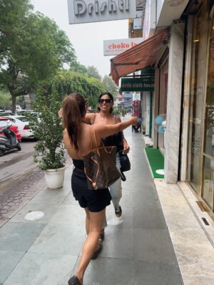 Preeti Chawla Instagram - Simple moments stitched into a beautiful daY ❤️❤️
@stylebysuri @deepanshchawla ❤️
Incase u want outfit details just type link ❤️❤️