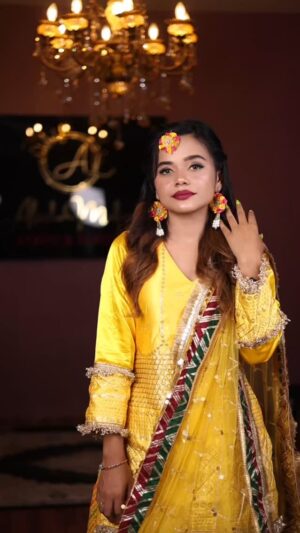 Preeti Kumari Instagram - Gorgeous Haldi  bride 👰‍♂ 
.
Mua -glam_bykhushi 
Frame- pretty  bride 
 
# haldi bride #ranchimakeupartist #makeupislove 
#haldilook #haldi #bestmuaintown # #hairstyle #ranchimua 
#glamour #followme