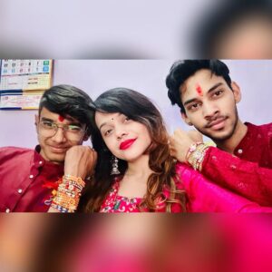 Preeti Kumari Instagram - हल्दी है तो चंदन है राखी है तो रिश्तों का बंधन है🤗🌼#insta #post#photo #photoshoot #rakshabandhan #celebration #photographer #tutubarbie💃💃